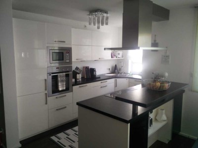 Stilvolle, gepflegte 3,5-Zimmer-Wohnung mit Balkon und Einbauküche in Böblingen