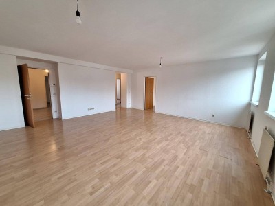 360 Tour / Zentral begehbare, helle 3-Zimmer-Altbauwohnung in guter, zentraler Lage des 14. Bezirks