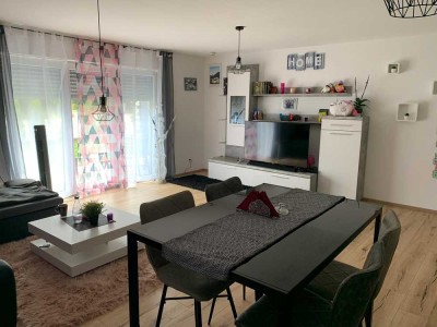 Moderne Ein-Zimmer Erdgeschosswohnung mit Terrasse, Neubau, in Forstern (Kreis Erding)