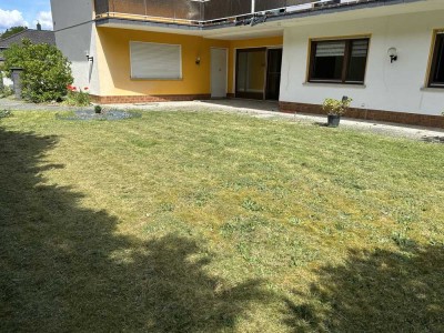 Etagenwohnung, Holzkaminofen, Rasenfläche, Terrasse, Garage...