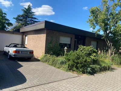 Schöner Flachbau-Bungalow im ruhigen Stadtteil Duisburg-Rahm an der Seenplatte / Mit Erbpacht