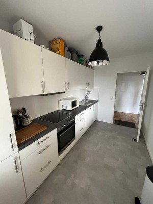 Geschmackvolle, gepflegte 3-Zimmer-Wohnung mit gehobener Innenausstattung mit EBK in Wiesbaden