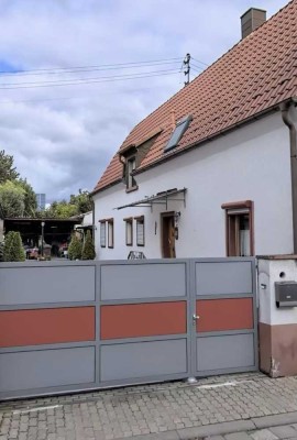 Charmantes Bauernhaus in Essingen bei Landau mit großem Potenzial und idyllischem Garten