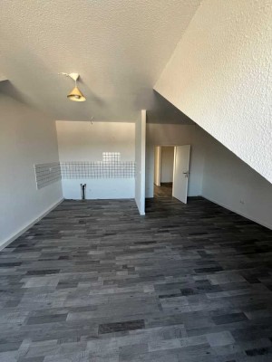 ***Eschweiler:  2- Zimmer Wohnung ab sofort zu vermieten***