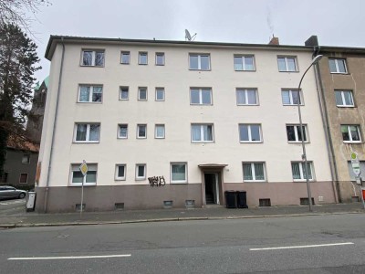 Frisch sanierte, helle 2 Zimmerwohnung mit Einbauküche