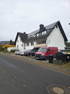 Großzügiges Zweifamilienhaus mit 11 Zimmern in Berkatal