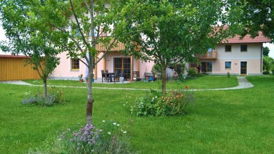 Wunderschöne Erdgeschoss-Wohnung / Terrasse, Garten u. Panoramablick / Attraktive 3,5-(4) -Zimmer