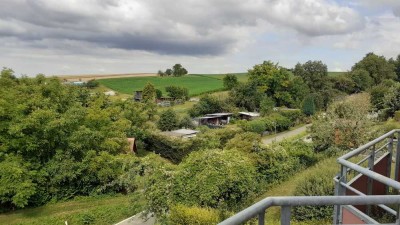 Ansprechende 3,5-Zimmer-Maisonette-Wohnung mit geh. Innenausstattung mit Balkon