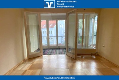 2-Zimmer-Eigentumswohnung mit großzügiger Loggia und Stellplatz direkt vor der Nördlinger Stadtmauer