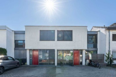 Modernes Reihenhaus, vermietet in familienfreundlicher Lage nach WEG geteilt