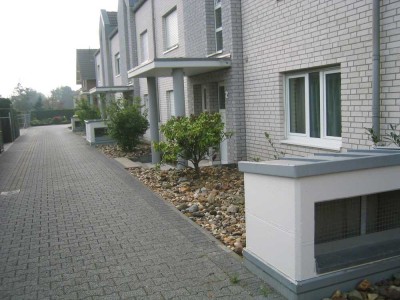 Neersen: Moderne 4-Zimmerwohnung mit großer Terrasse