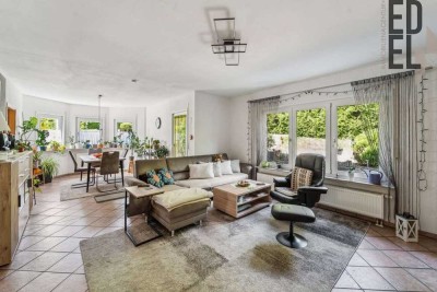 Gepflegtes freistehendes Einfamilienhaus mit Garten, Garage & Platz für Ihre Familie
