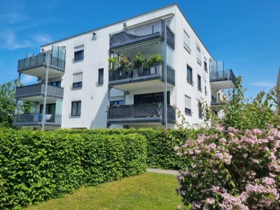 Vermietete, großzügige und neuwertige 2-Zimmer Erdgeschosswohnung mit Gartenanteil