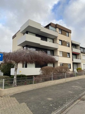 Schöne 3-Zimmer-Wohnung mit Balkon und EBK in Düren