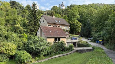 Immobilien SCHMITZ KG: Freistehendes Haus mit Einliegerwohnung in ruhiger Ortsrandlage von Boppard