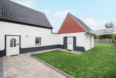 Frisch saniert mit 2 Wohneinheiten und zusätzlicher Einliegerwohnung - Mehrgenerationentraum!