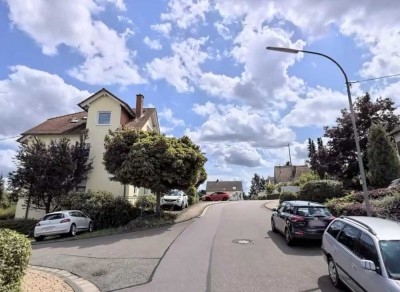 Schöne 2-Zimmer-Wohnung mit gehobener Innenausstattung mit Balkon und Einbauküche in Illingen