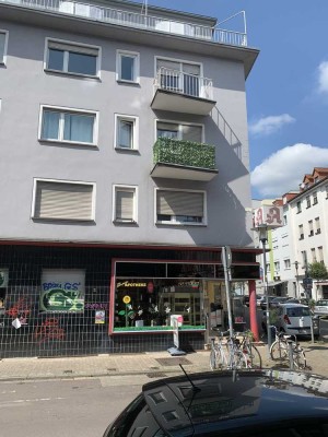 DACHTERRASSENWOHNUNG IM NAUWIESER VIERTEL