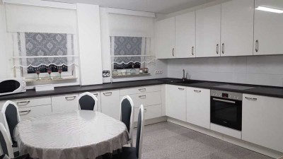 +Provisionsfrei+Helle 4-Zimmer-Wohnung mit Balkon im 2. OG in Leonberg