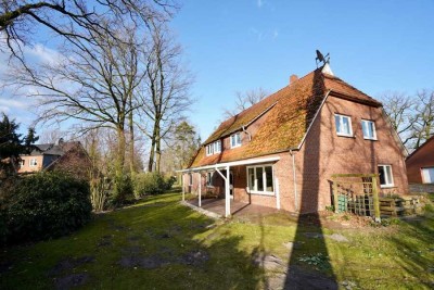 Einfamilienhaus in ruhiger Umgebung, mit großzügiger Wohnfläche und Garten!