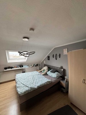 Attraktive und modernisierte 3-Zimmer-DG-Wohnung mit Balkon in Aachen