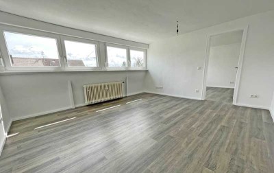 6766 - KA-Knielingen! Gemütliche 2-Zimmerwohnung mit Einbauküche und Stellplatz!