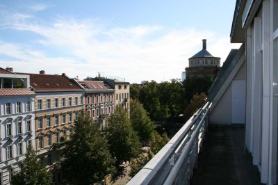 4-Zi. Penthouse im Szene-Viertel mit zwei Terrassen und Einbauküche