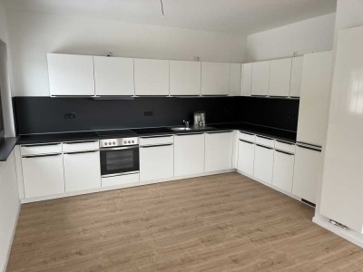 5-Zimmer-Wohnung mit Einbauküche in Wiesau