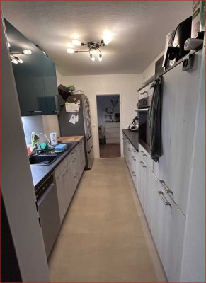 4-Zimmer-Wohnung in Weststadt BS! Mit Balkon und Aufzug! Küche und Laminat können übernommen werden!