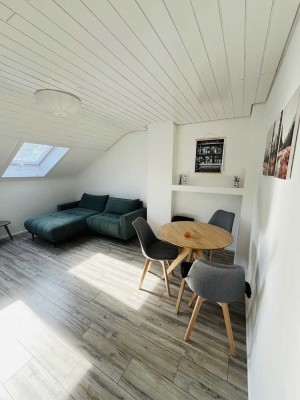 Vollmöblierte 2-Zimmerwohnung mit Einbauküche im 3 Familienhaus