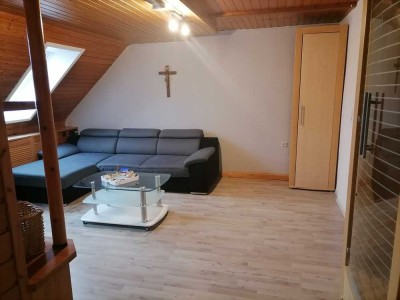 Gemütliche 3 1/2 Zimmer DG-Wohnung in Murrhardt teilmöbliert