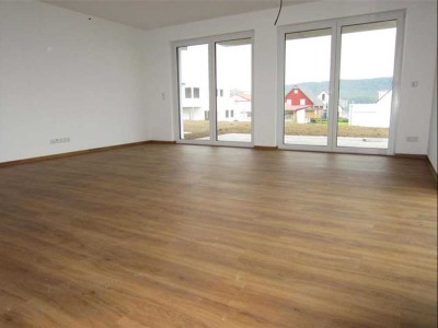 Ihr neues Zuhause in Schwäbisch Hall, charmante 3-Zi Maisonette Wohnung mit Terrasse, Garage & Stell