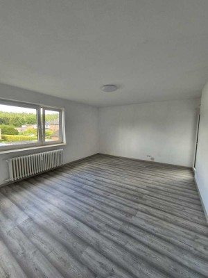 "Zeitlose Eleganz in Stolberg: Moderne 3-Zimmer-Wohnung mit Balkon in Top-Lage der Hans-Böckler-Str.