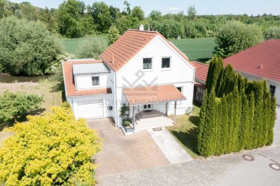 *** Modernes Einfamilienhaus in romantischer Ortsrandlage!***