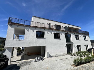 OFFENE BESICHTIGUNG AM SAMSTAG, DEN 20.09.25 UM 15 UHR!
PENTHOUSE MIT BLICK ÜBER DIE STADT!
3 Zimm