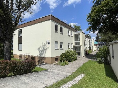 Sofort bezugsfrei - Attraktive, renovierte 4-Zimmer-Wohnung mit Westloggia in Grünwald