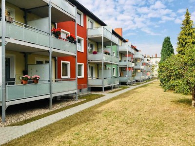 Helle, renovierte Wohnung im 2. OG mit Balkon