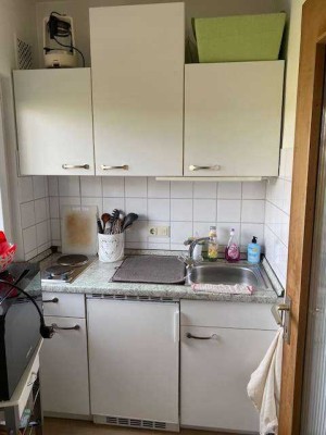 Exklusive, vollständig renovierte 1,5-Raum-Wohnung mit Balkon und Einbauküche in Düsseldorf