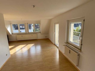 YEAH, wOw, ...die hat ALLES! TOP DG-Wohnung, genialer Grundriss, West-Balkon, GartenNutzung, Garage
