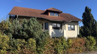 Einfamilien-Wohnhaus mit Einliegerwohnung in bester Lage zu verkaufen !