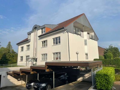 Gemütliche Dachgeschosswohnung mit Balkon und Carport Stellplatz