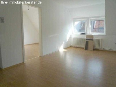 Kleines 2 Zimmer-Dachgeschoß-Appartement mit Einbauküche