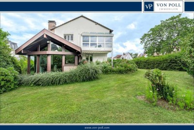 VON POLL - OBERURSEL: Großzügiges Familiendomizil mit Kaminlounge und Gartenidylle