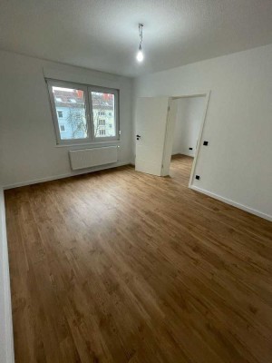 Renovierte, zentrumsnahe 2-Zimmer-Wohnung zu vermieten!