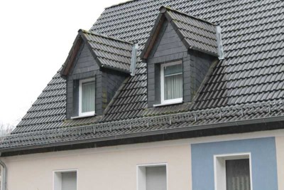 Schmucke DG-Wohnung mit Einbauküche