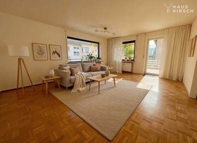 Platz für alle! Dreifamilienhaus mit ELW & 5 Garagen in ruhiger Lage