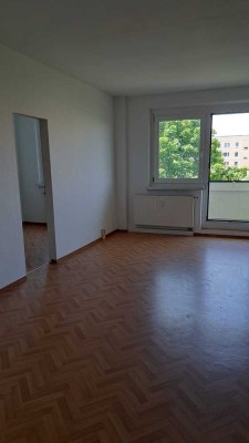 * Eine schöne 4 Raumwohnung wartet auf Euch *