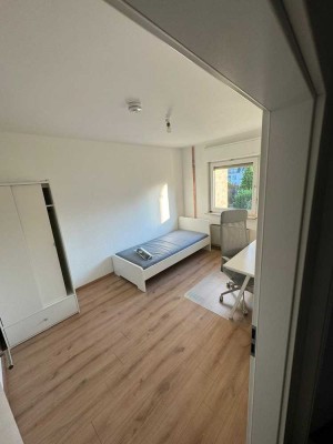 STUDENTEN aufgepasst! Haus mit 6 Zimmern Nähe WHU (200m entfernt) als WG zu vermieten!