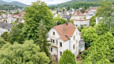 Zeitlose Altbauvilla mit idyllischem Garten