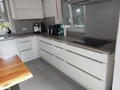 Modernisierte Wohnung mit drei Zimmern sowie Balkon und EBK in Geislingen